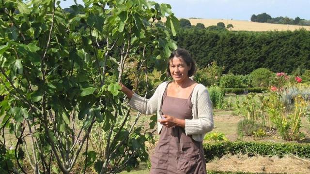 Florence Goulley dans le jardin Herbarius